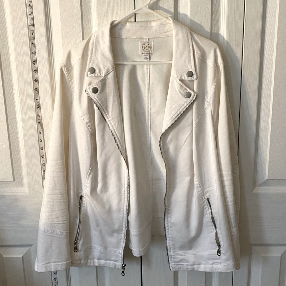 Beautiful white jacket!